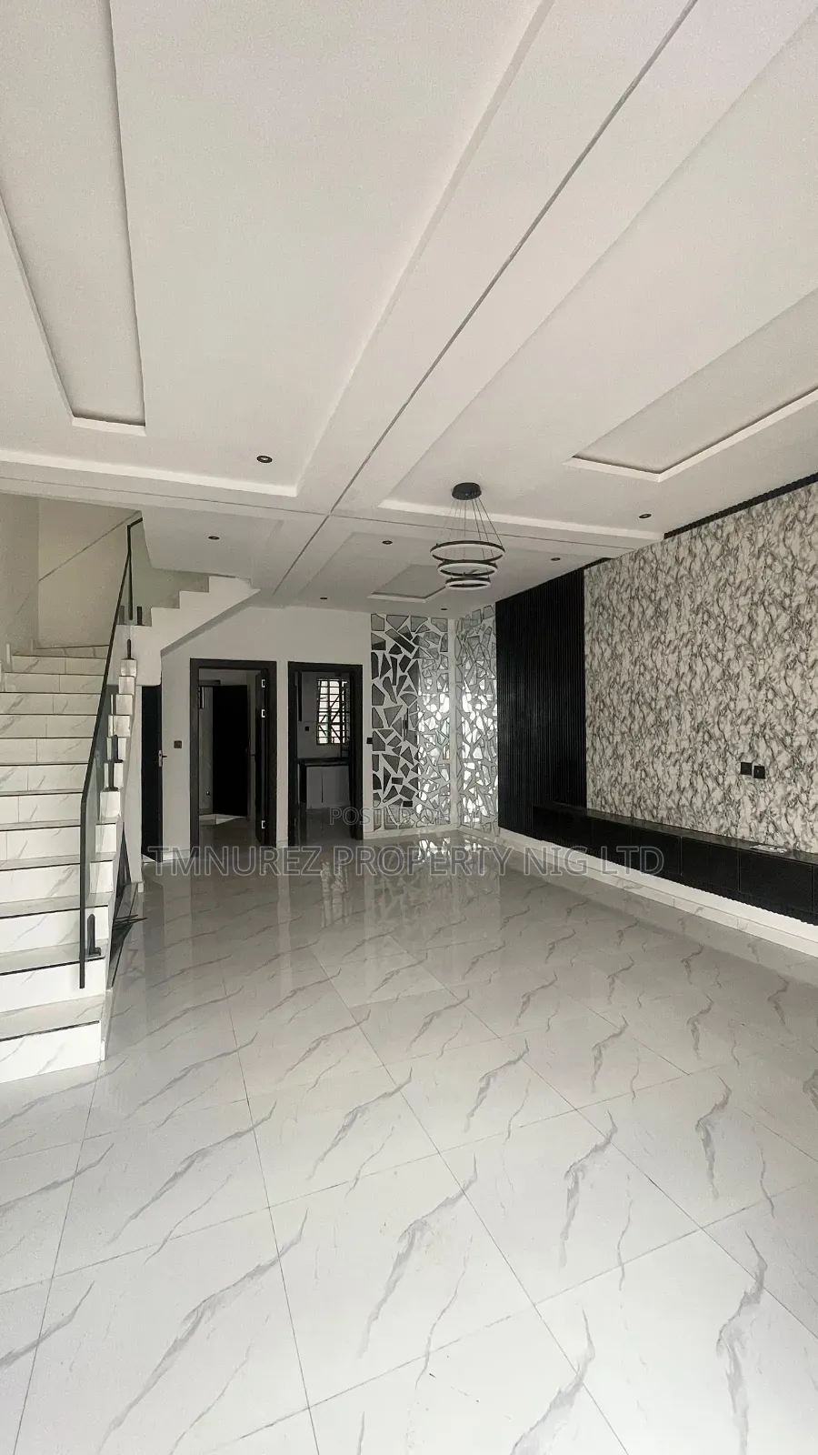 4bdrm Duplex in Chevron for sale