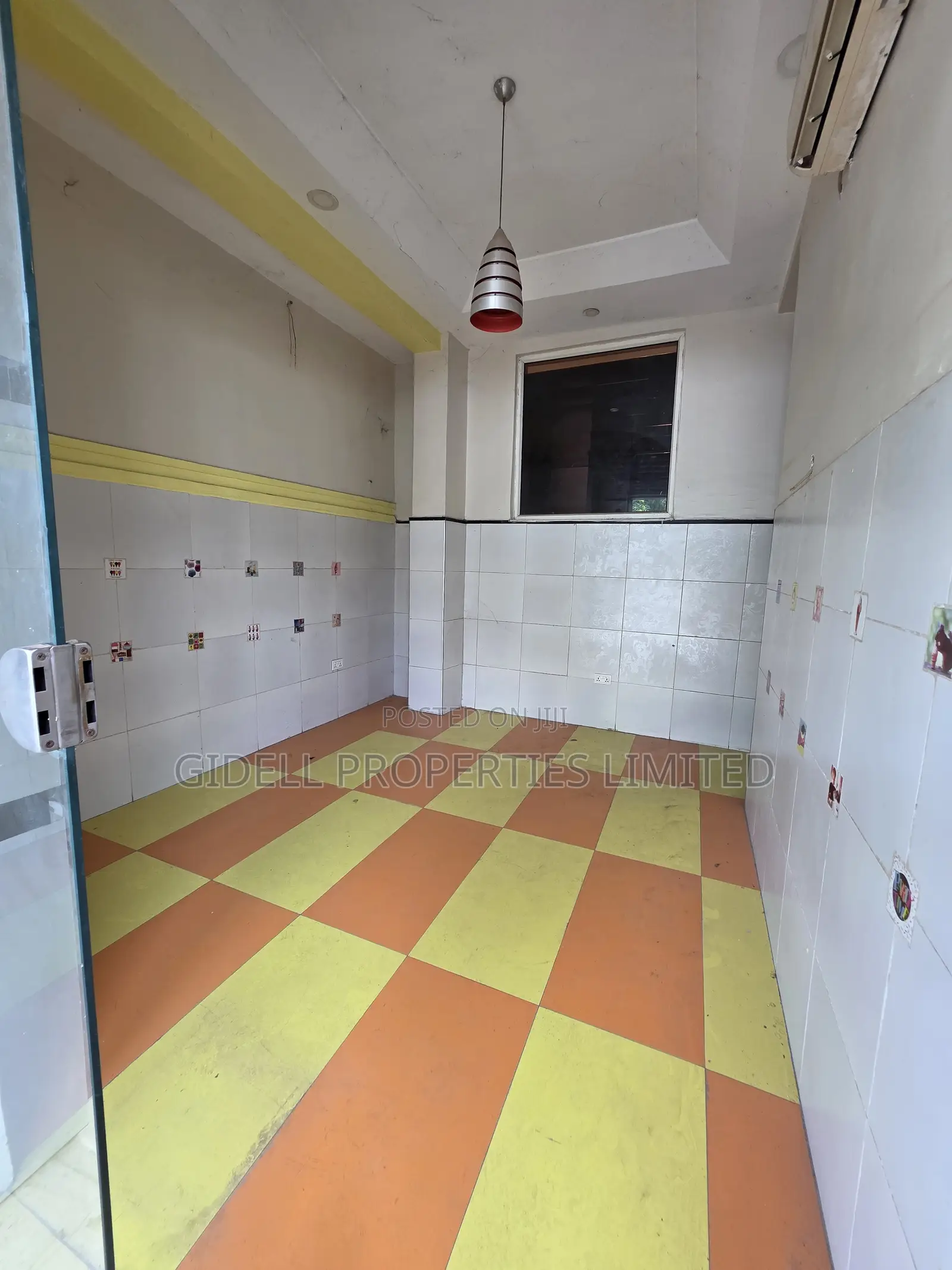 22SQM Shop Space on the Ground Floor