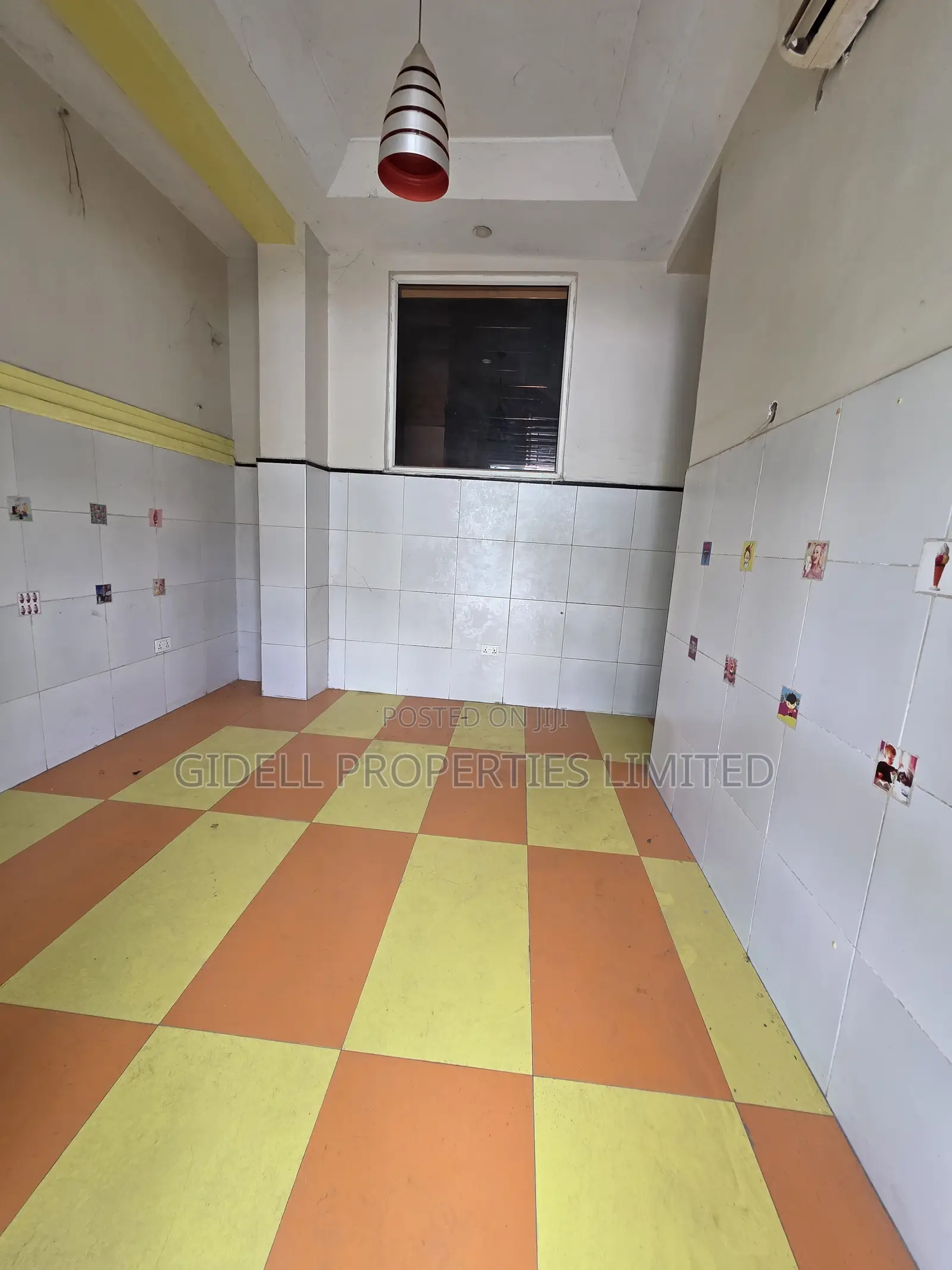 22SQM Shop Space on the Ground Floor