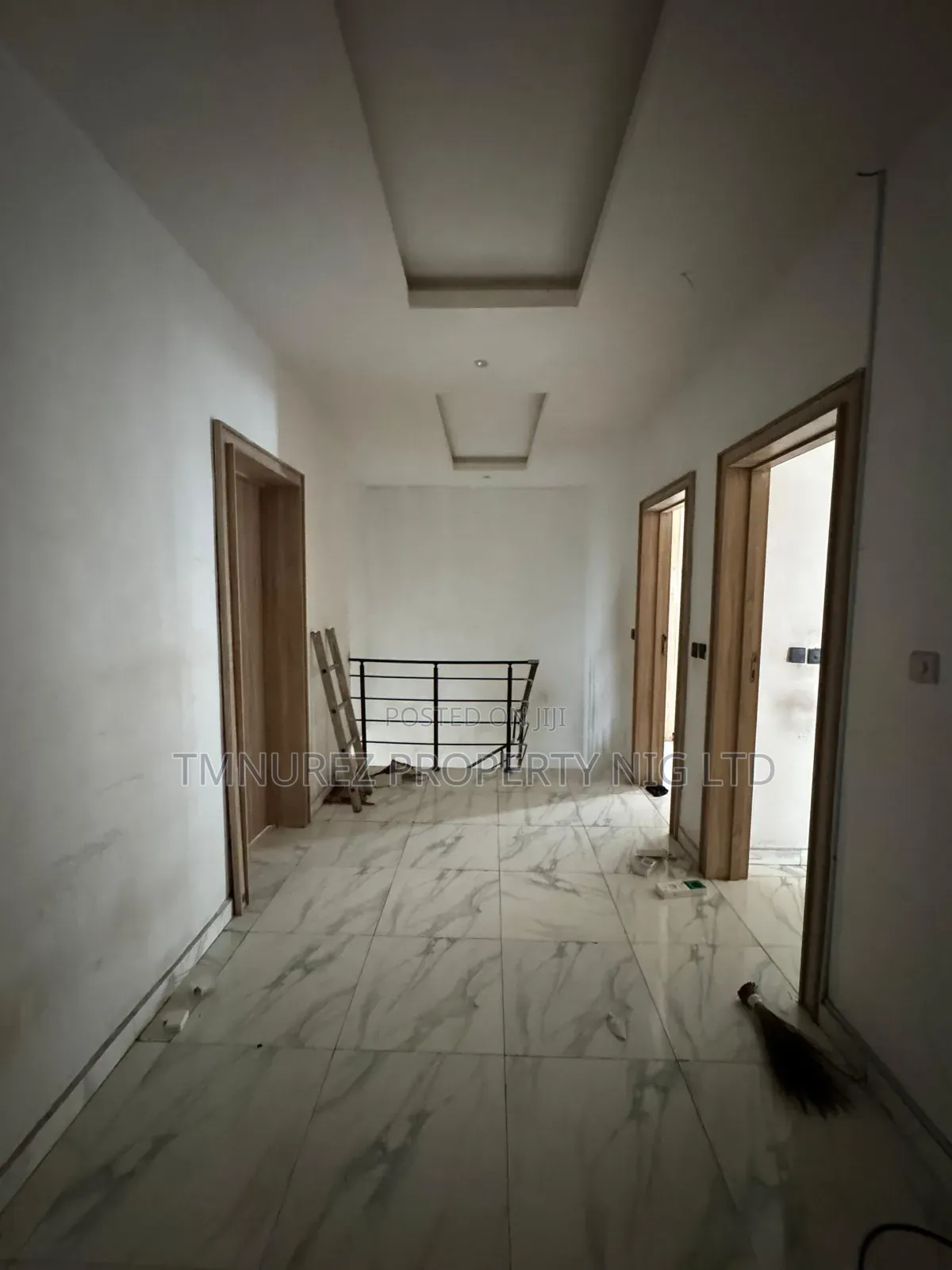 4bdrm Duplex in Chevron for rent