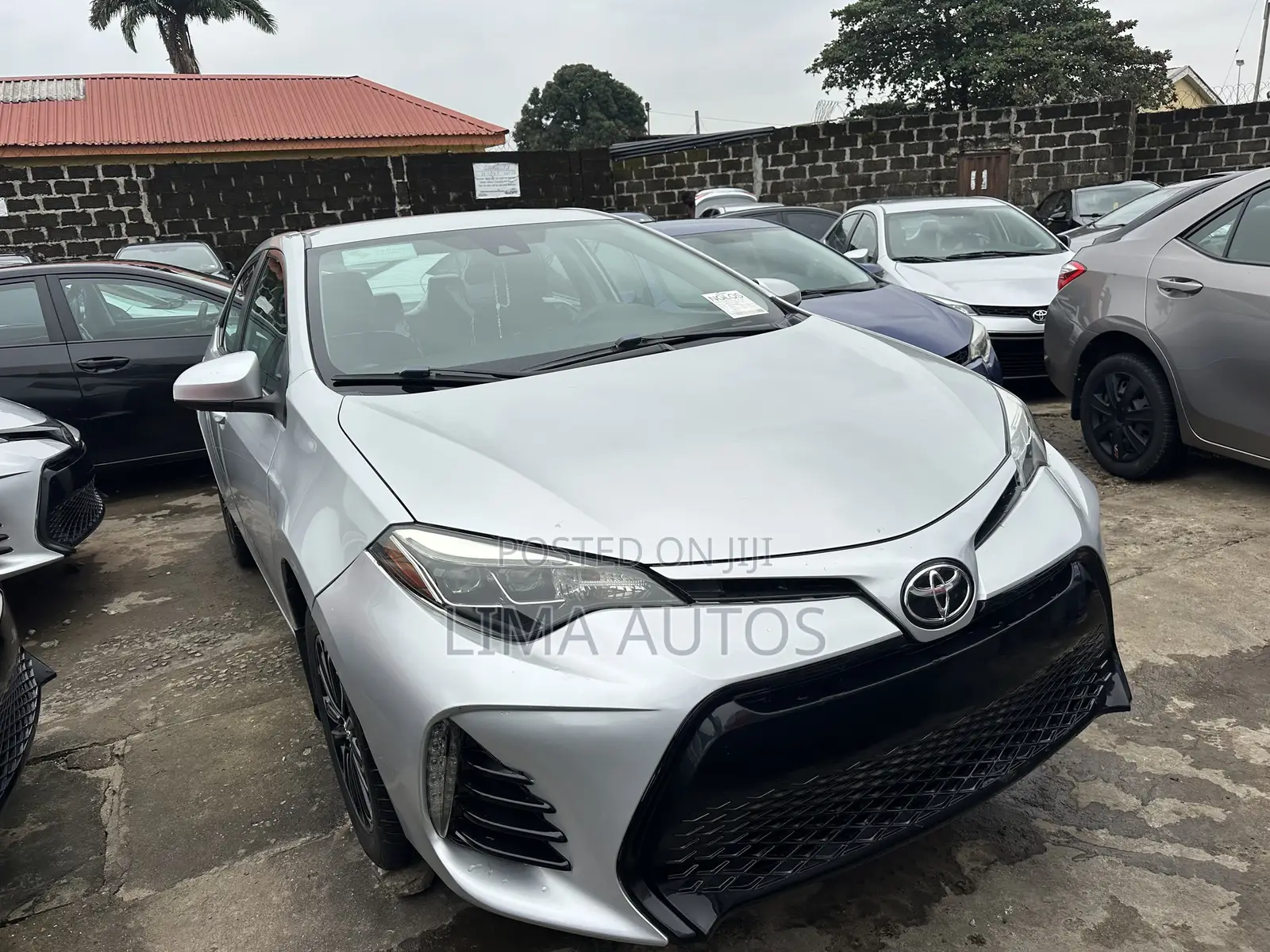 Toyota Corolla LE (1.8L 4cyl 2A) 2019 Silver