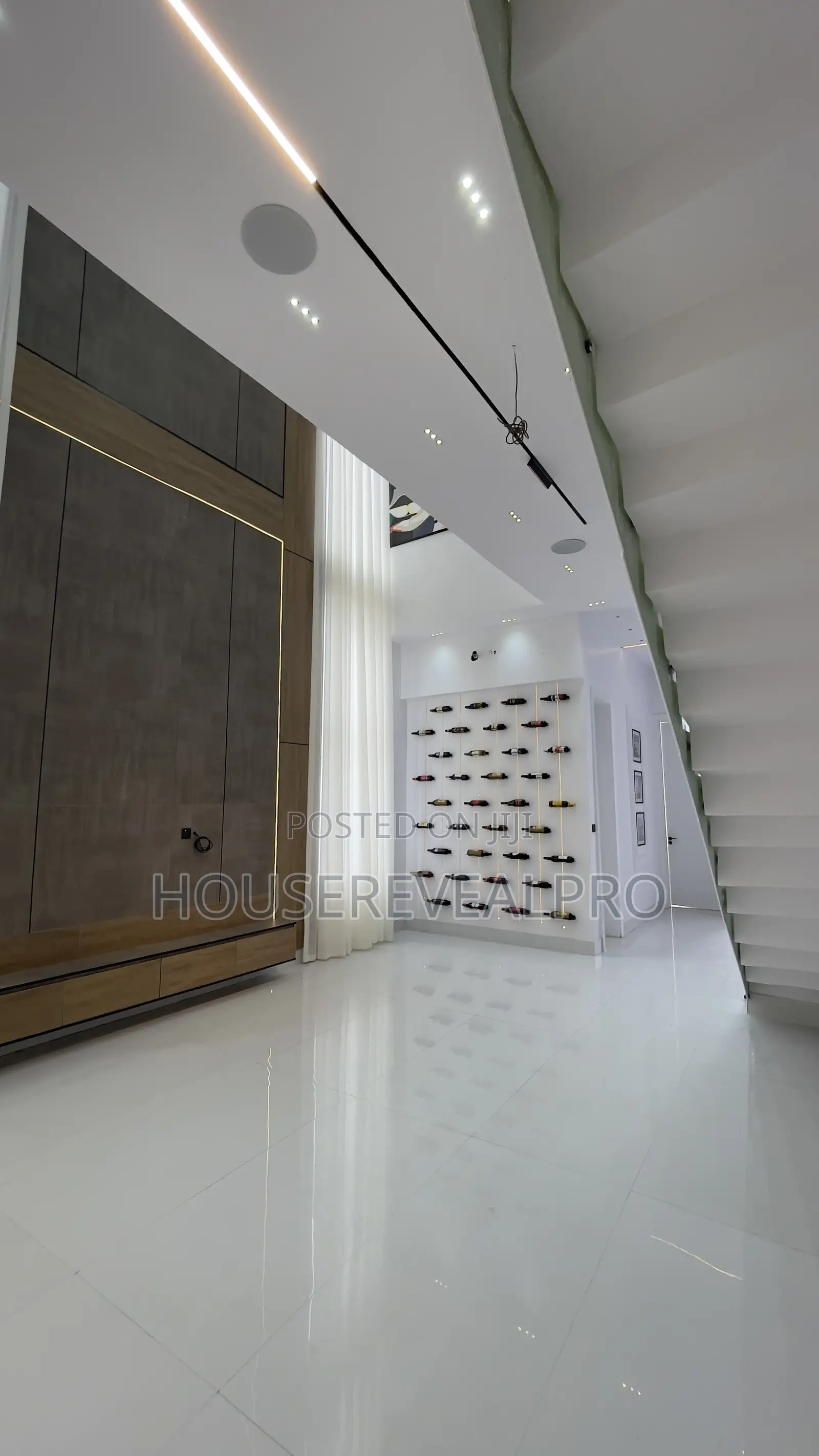 5bdrm Duplex in Ikota Villa for sale
