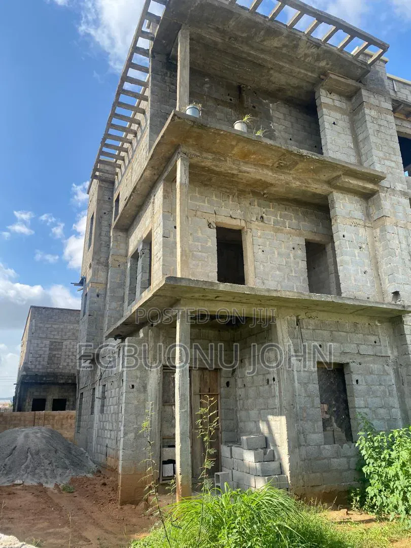 6bdrm Duplex in Maralago Estate, Dei-Dei for sale