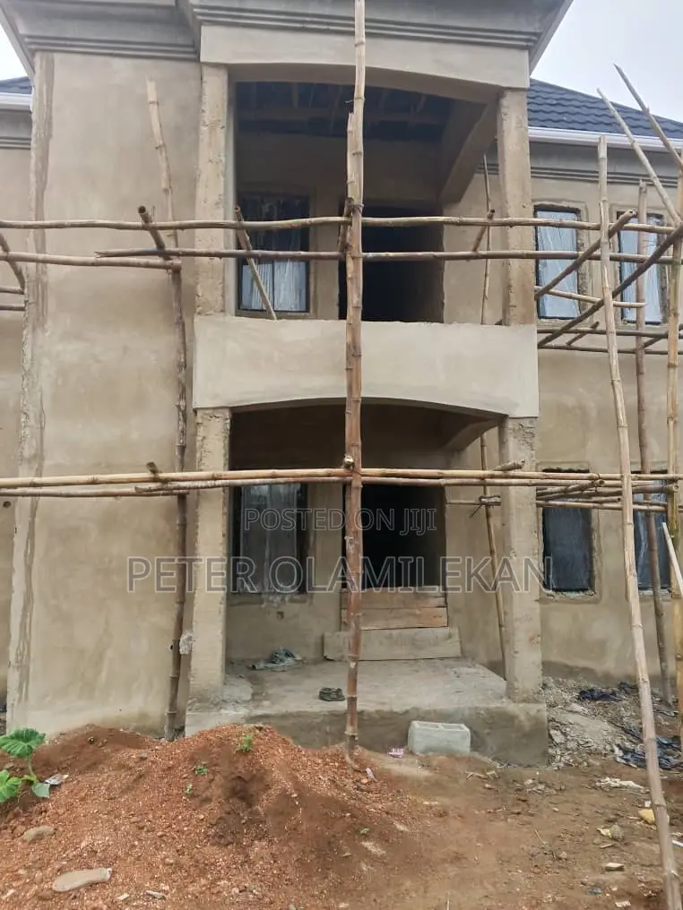 Building Contractor