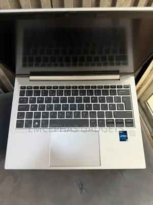 Laptop HP EliteBook 830 G9 16GB Intel Core i5 SSD 256GB