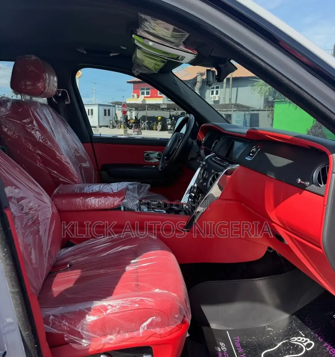 Rolls-Royce Cullinan Black Badge 2022 Silver