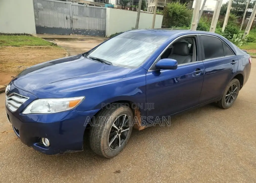 Toyota Camry 2010 Blue