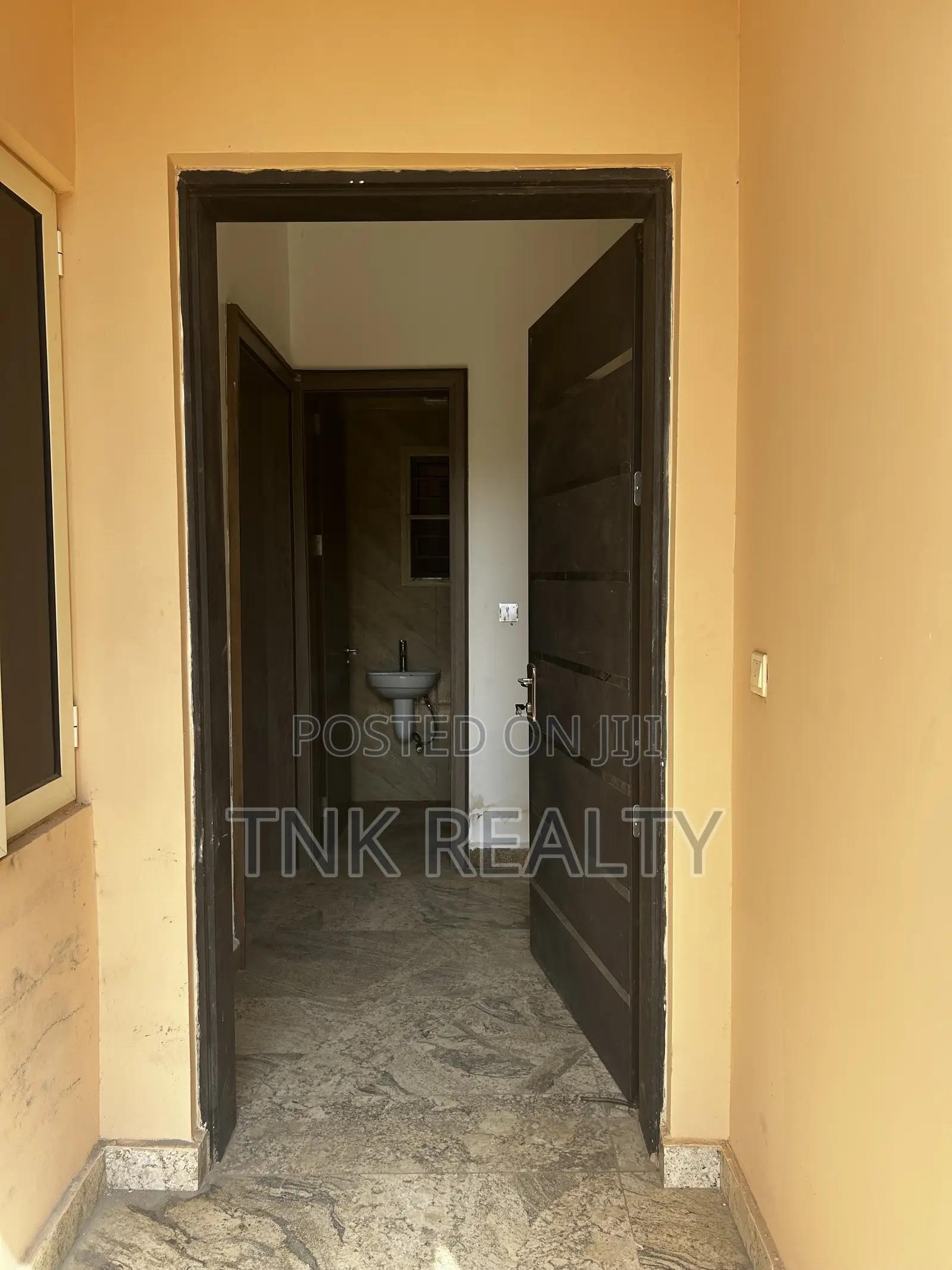 Furnished 4bdrm Townhouse/Terrace in Jahi for sale