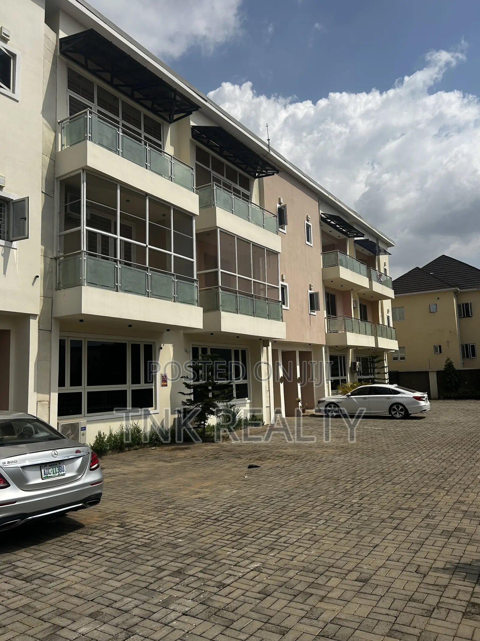 Furnished 4bdrm Townhouse/Terrace in Jahi for sale