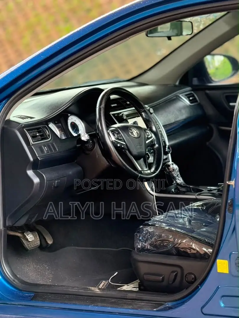 Toyota Camry 2016 Blue