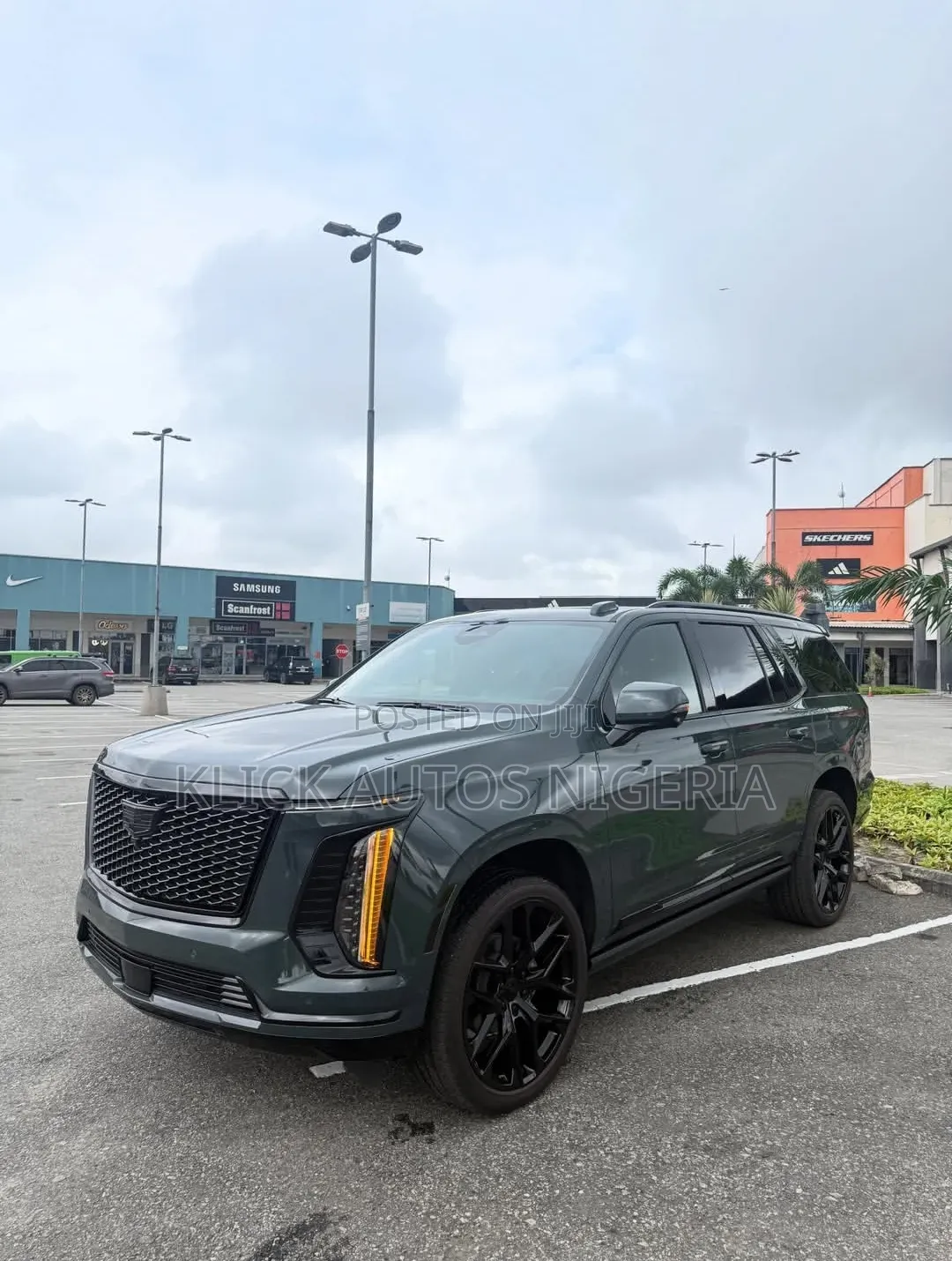 New Cadillac Escalade RWD 4dr Sport Platinum 2025 Gray