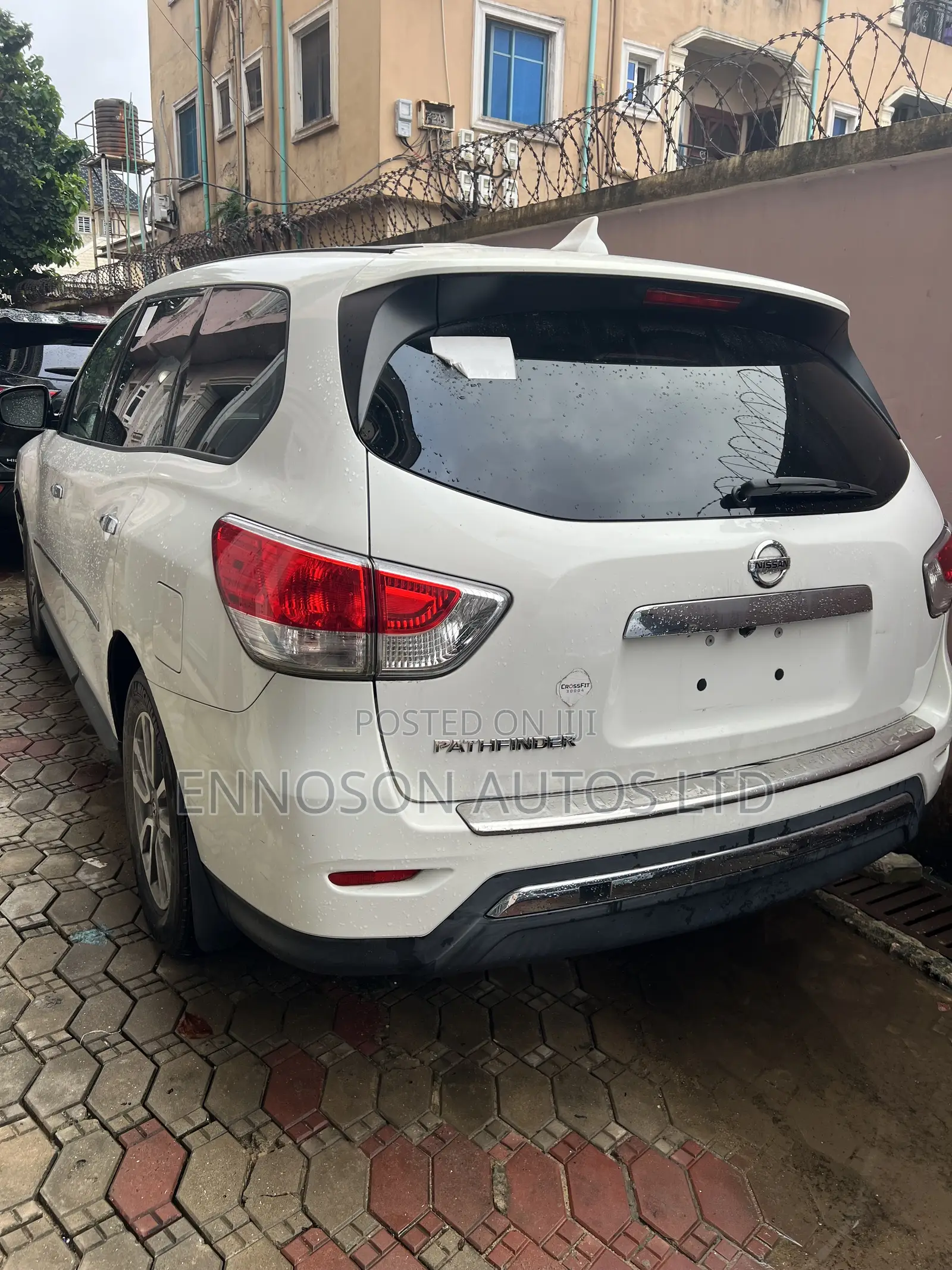Nissan Pathfinder 2013 White