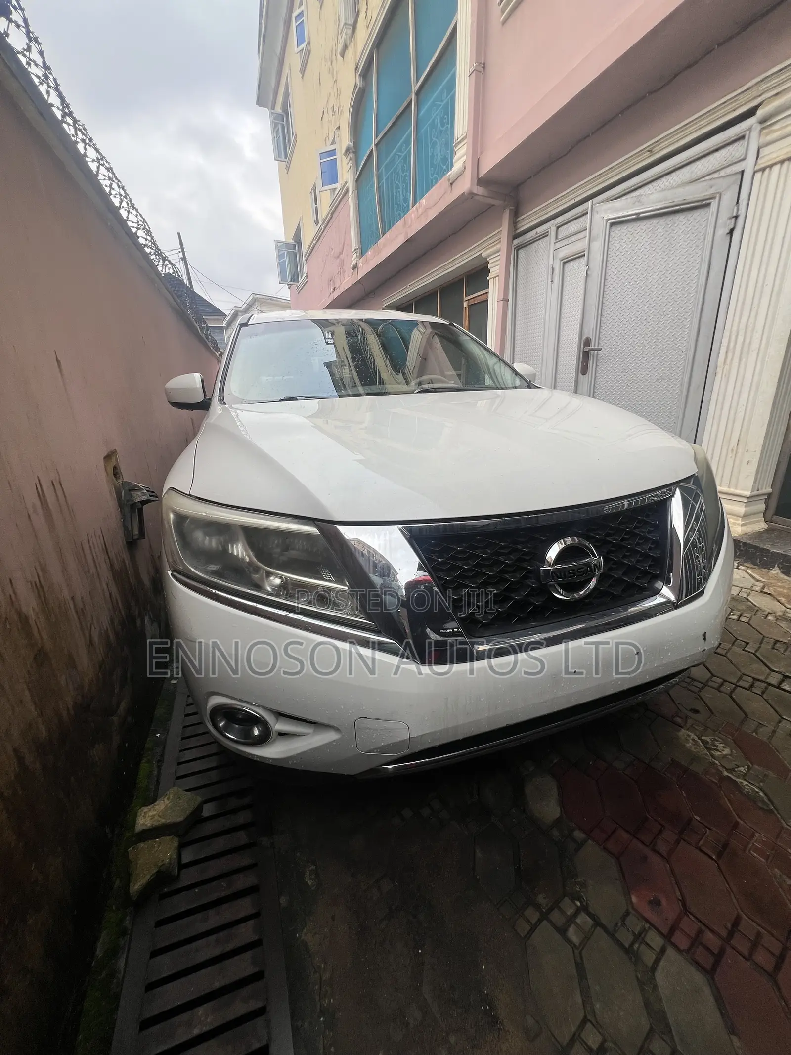 Nissan Pathfinder 2013 White