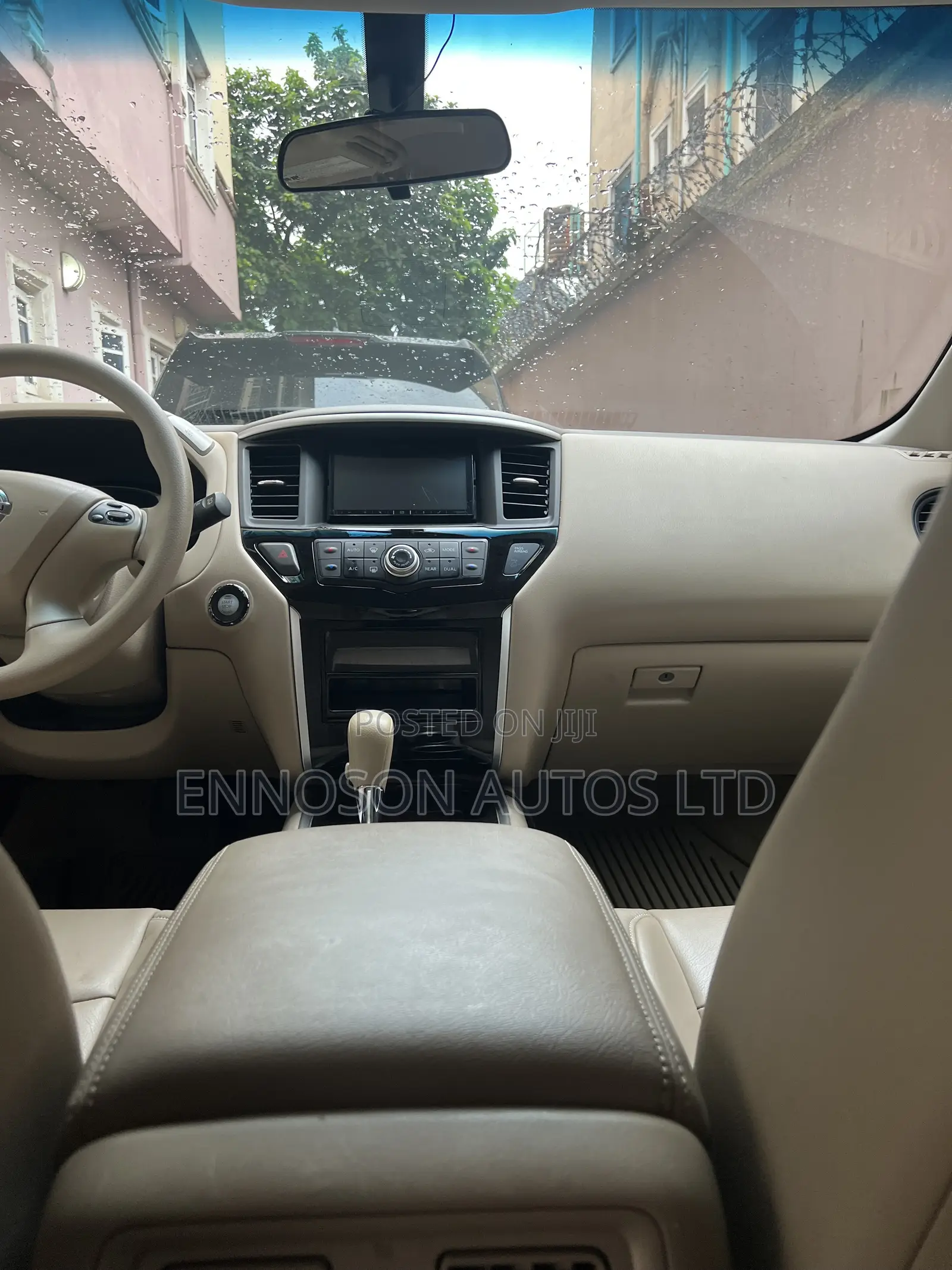 Nissan Pathfinder 2013 White