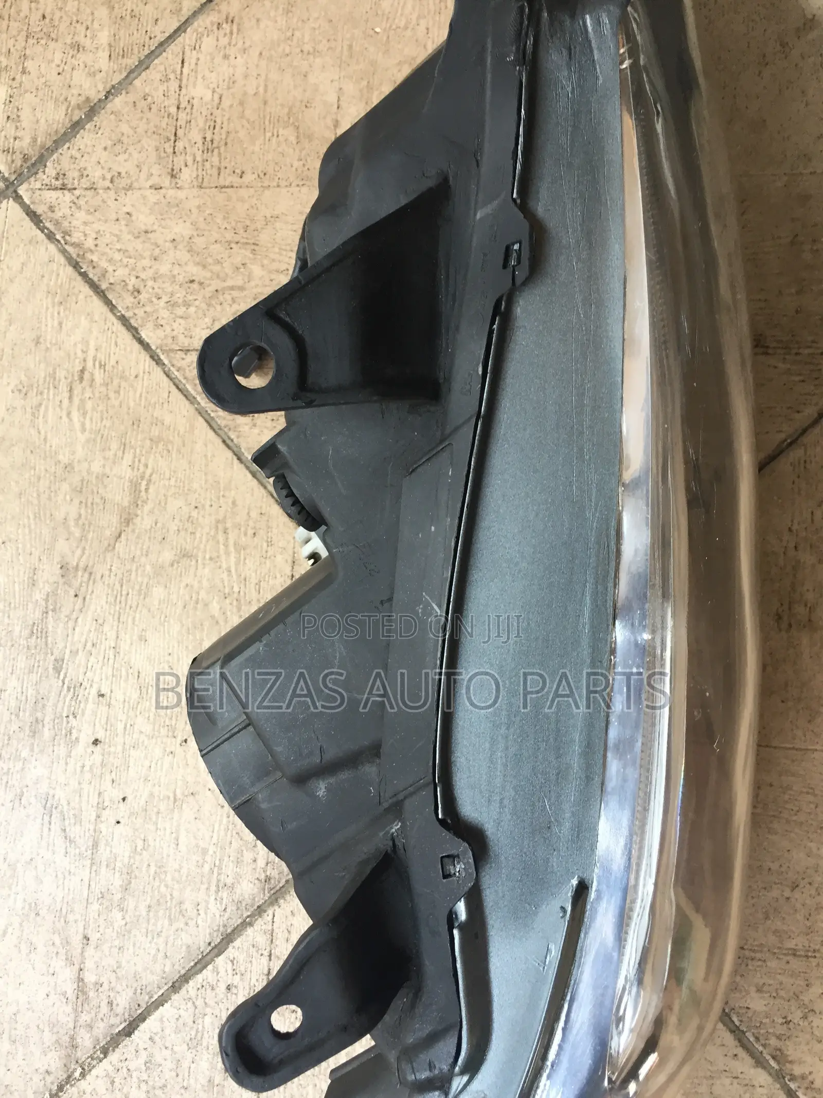 Toyota Venza 2015 Headlight Replacement