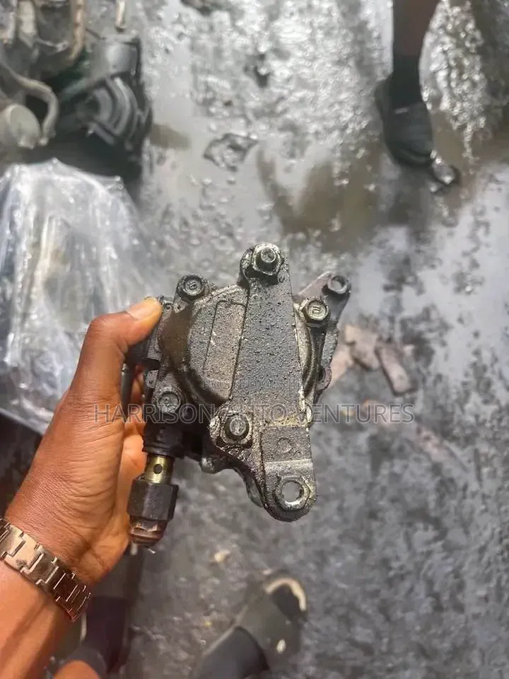 Toyota Sienna 2000-2004 Power Steering Pump