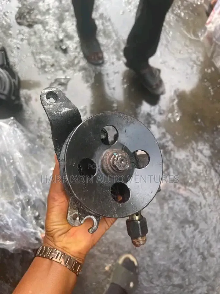Toyota Sienna 2000-2004 Power Steering Pump