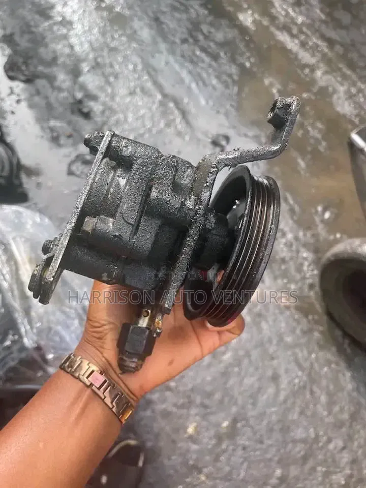 Toyota Sienna 2000-2004 Power Steering Pump