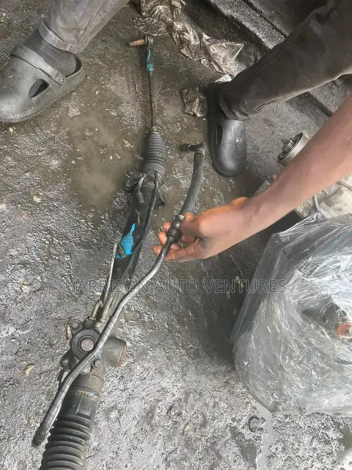 Toyota Sienna 2000-2004 Power Steering Rack