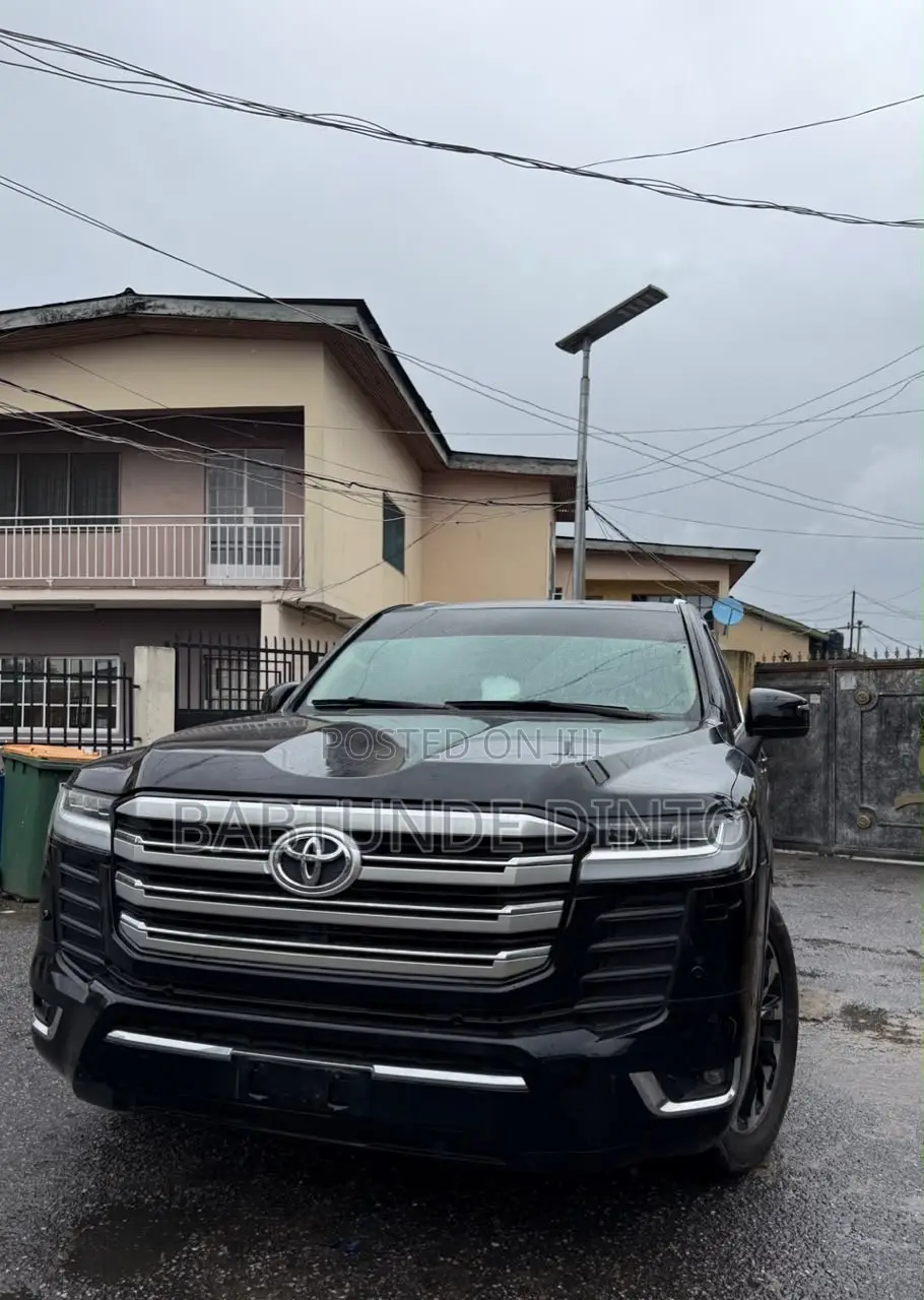 Toyota Land Cruiser 2015 Black