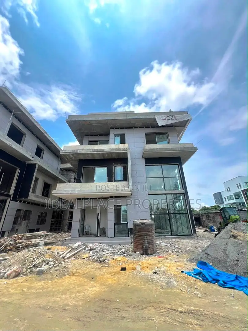 5bdrm House in Banana Island for sale