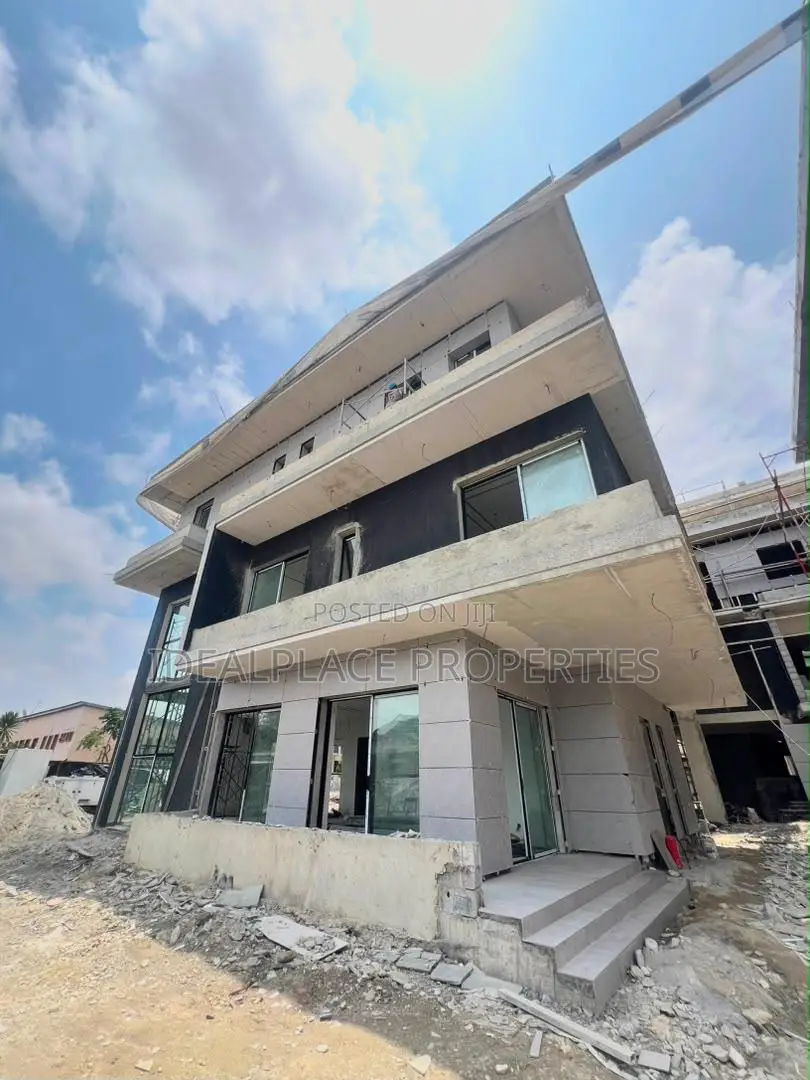 5bdrm House in Banana Island for sale