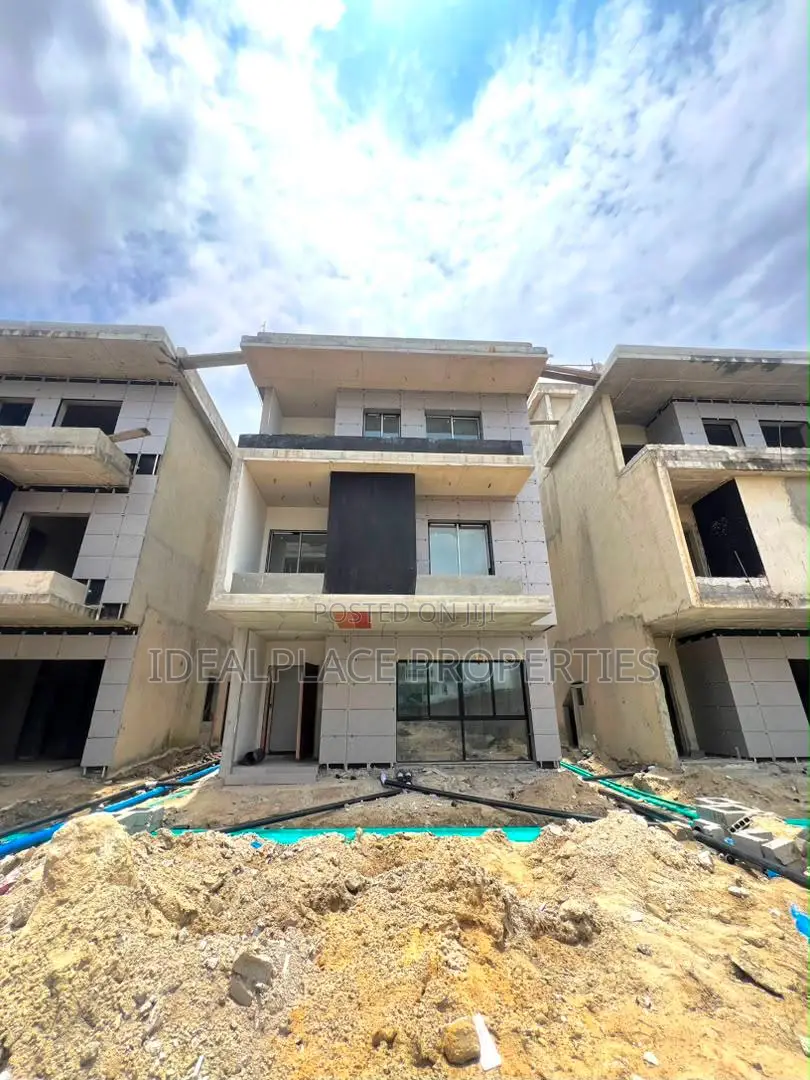 5bdrm House in Banana Island for sale