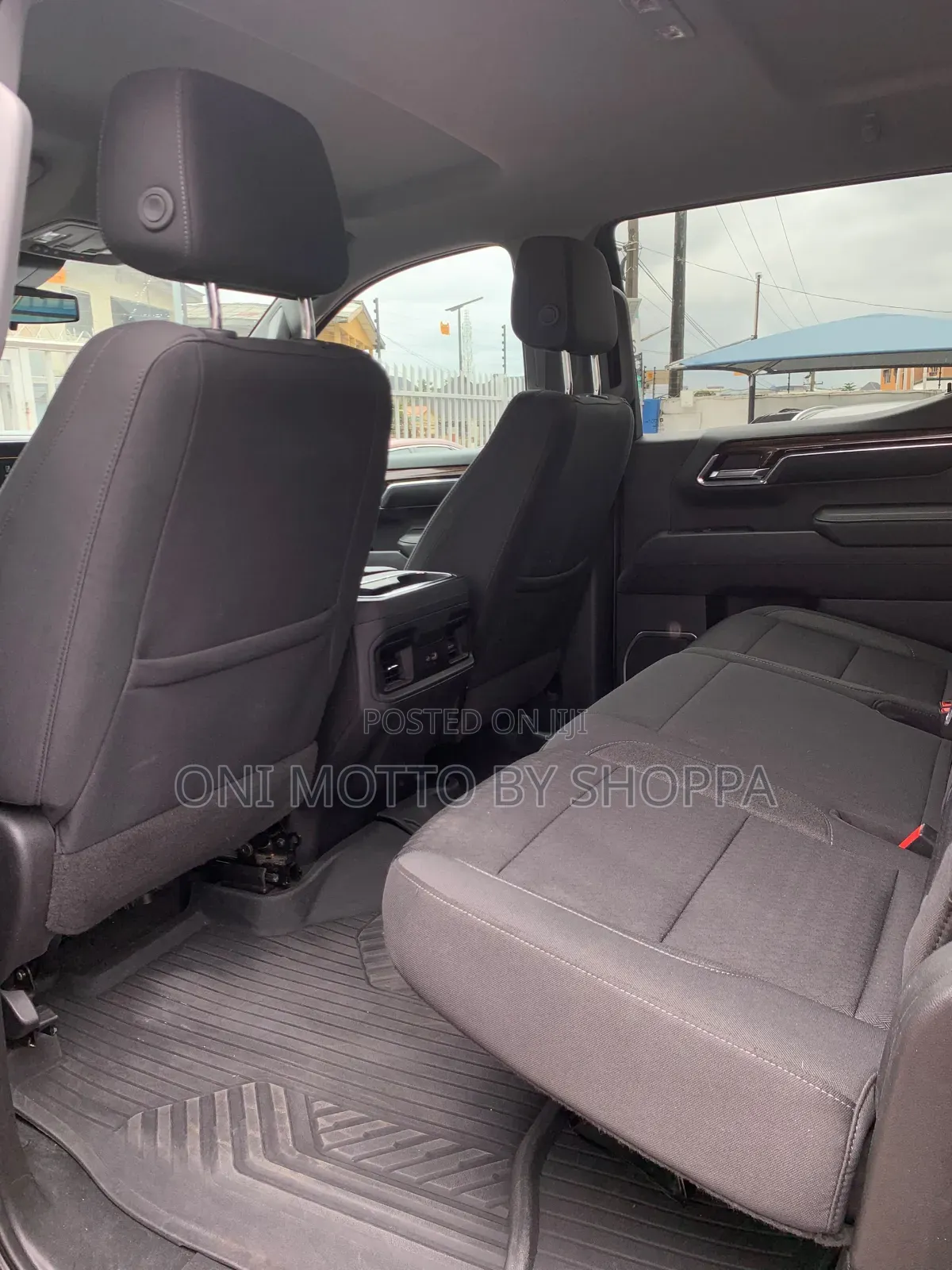 Chevrolet Silverado 2023 Red