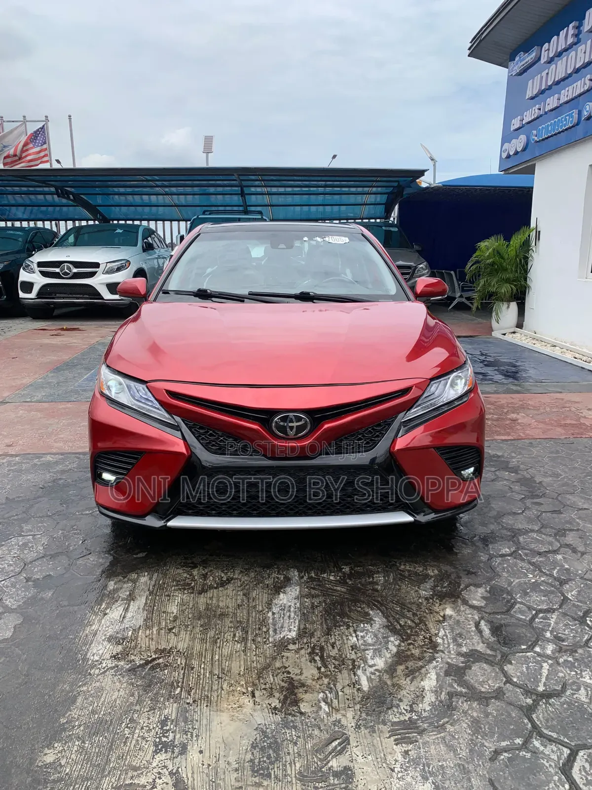 Toyota Camry XLE (2.5L 4cyl 8A) 2019 Red