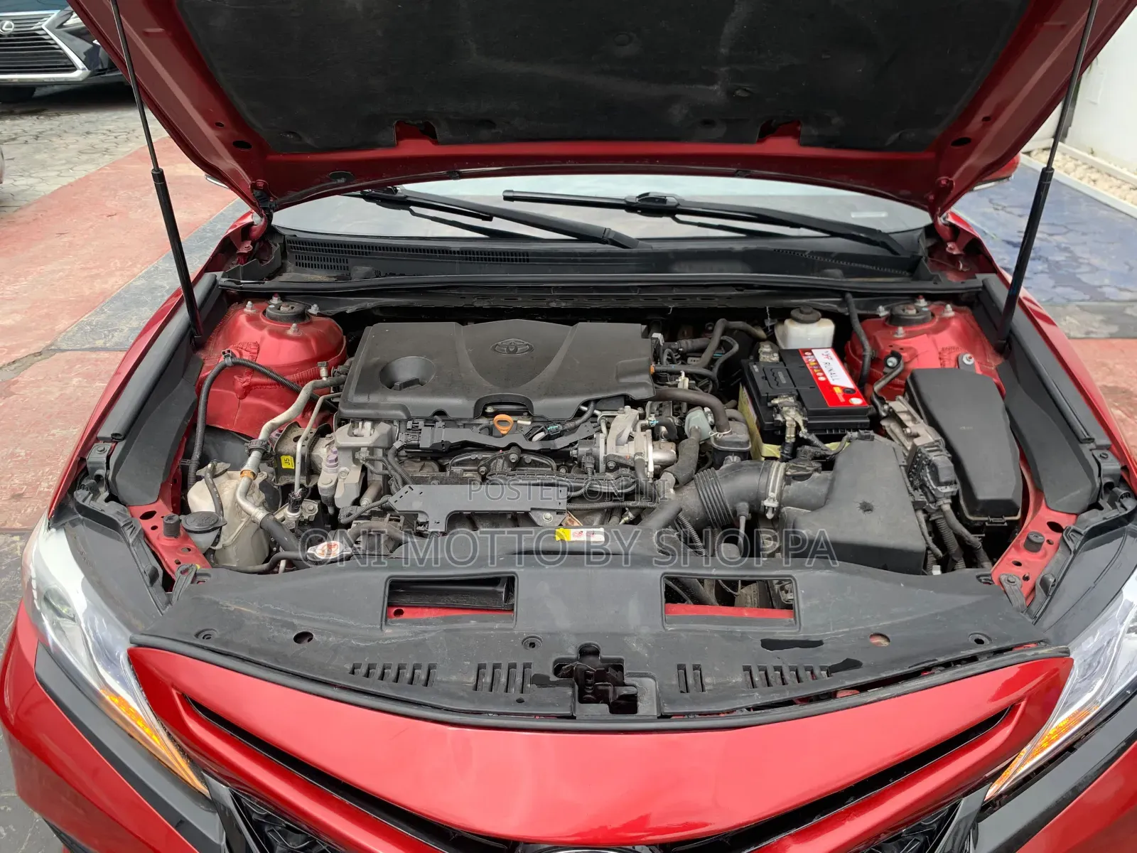 Toyota Camry XLE (2.5L 4cyl 8A) 2019 Red