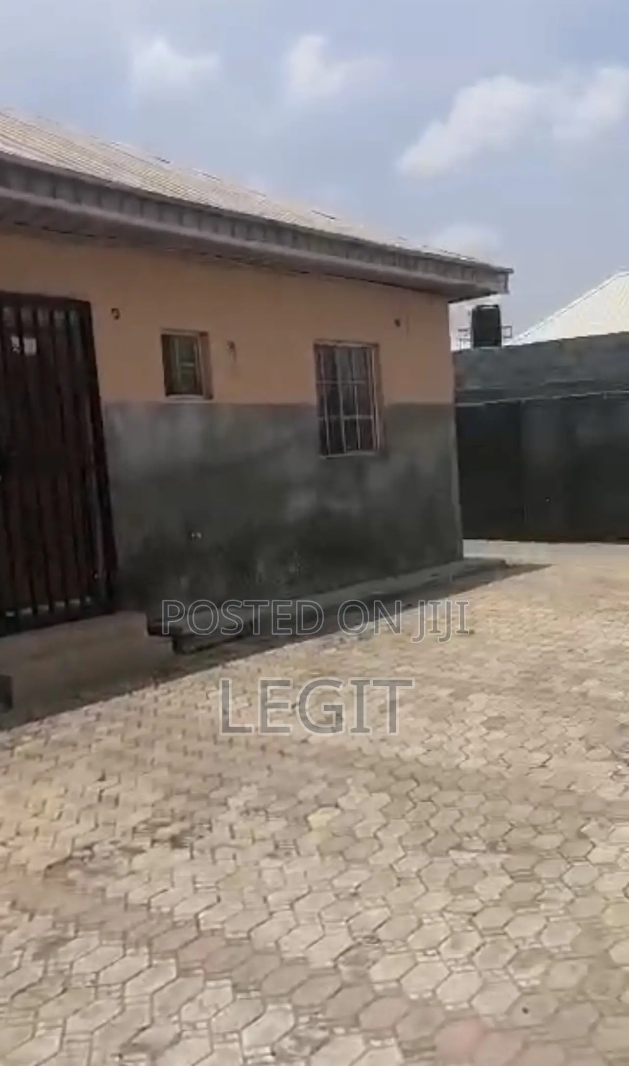 3bdrm Bungalow in Lugbe District for sale