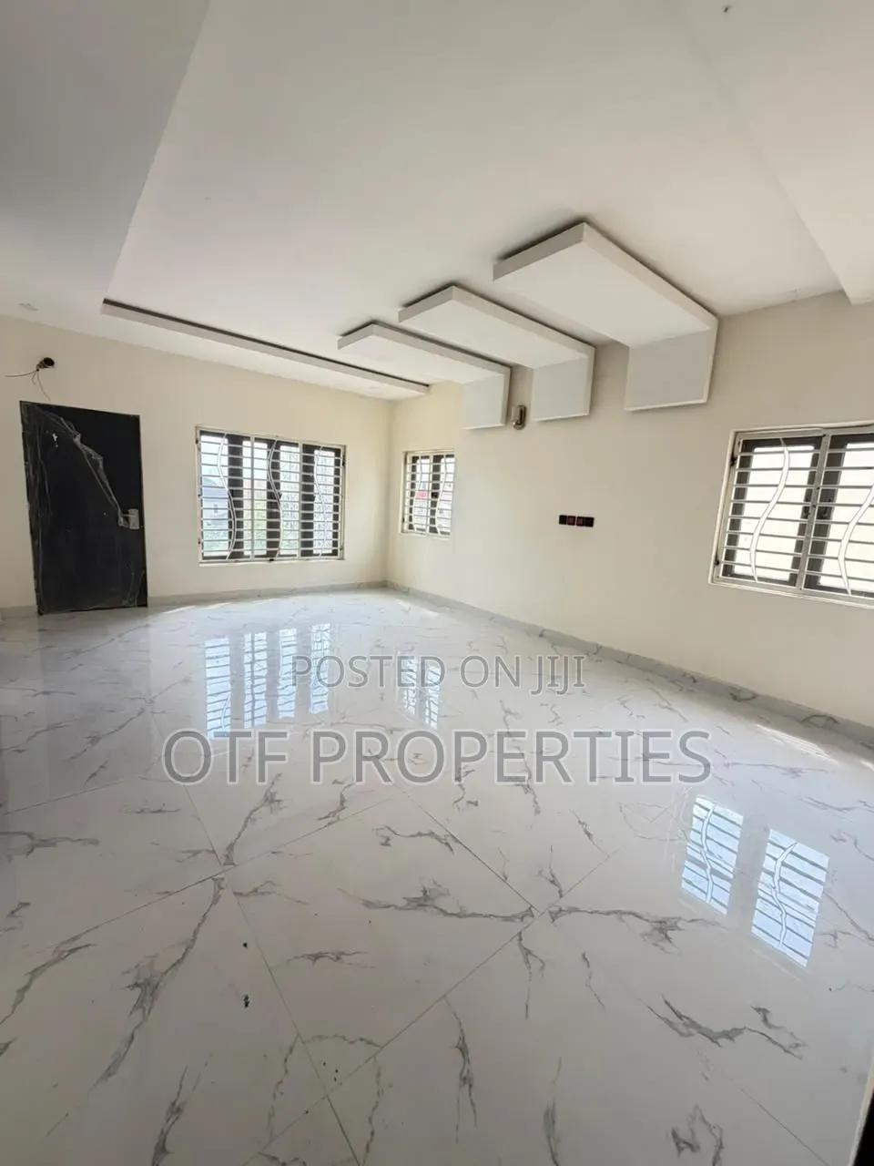 5bdrm Duplex in Guzape District for sale