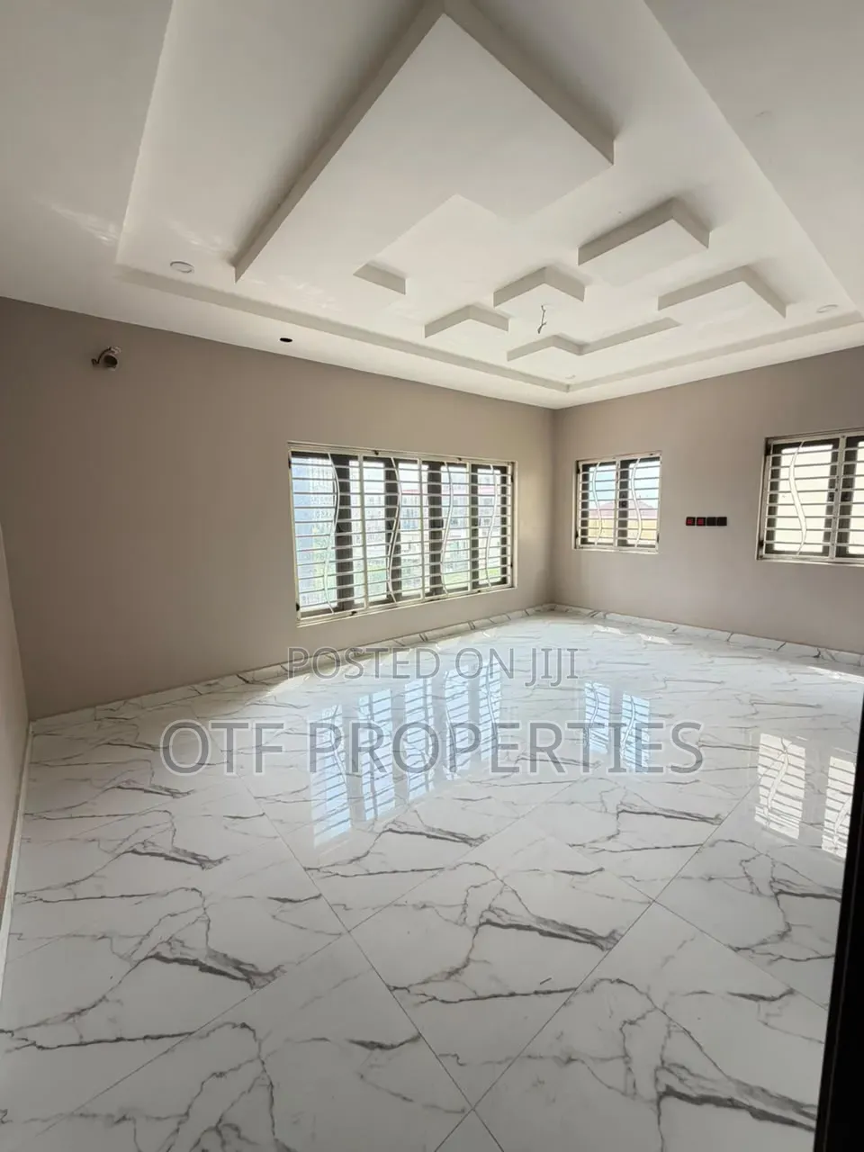 5bdrm Duplex in Guzape District for sale