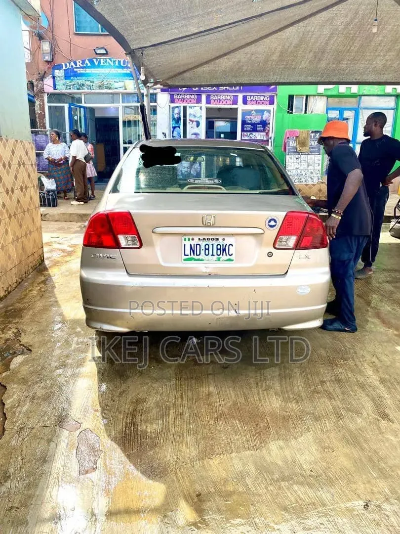 Honda Civic 2004 Gold