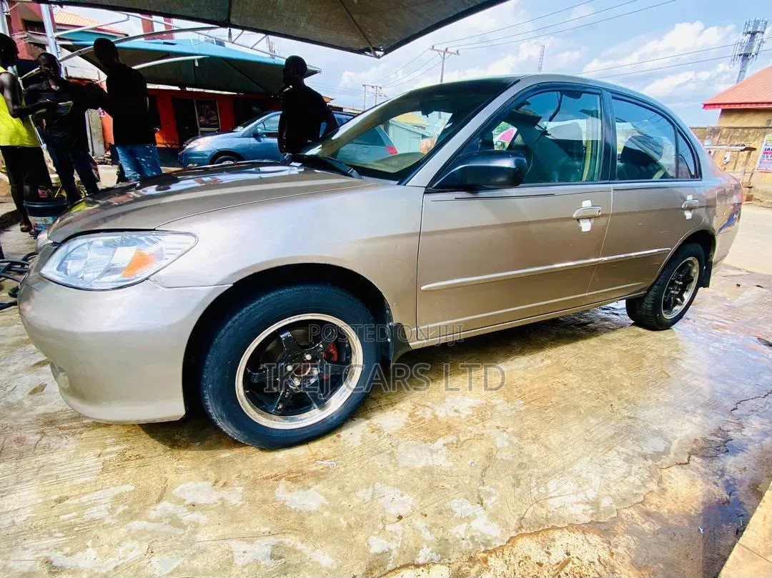Honda Civic 2004 Gold
