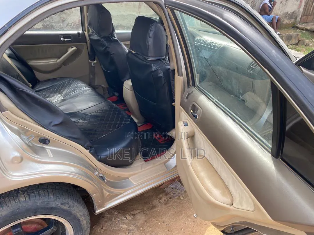 Honda Civic 2004 Gold