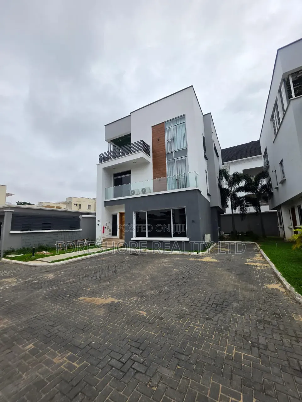 5bdrm House in Ikeja Gra for sale