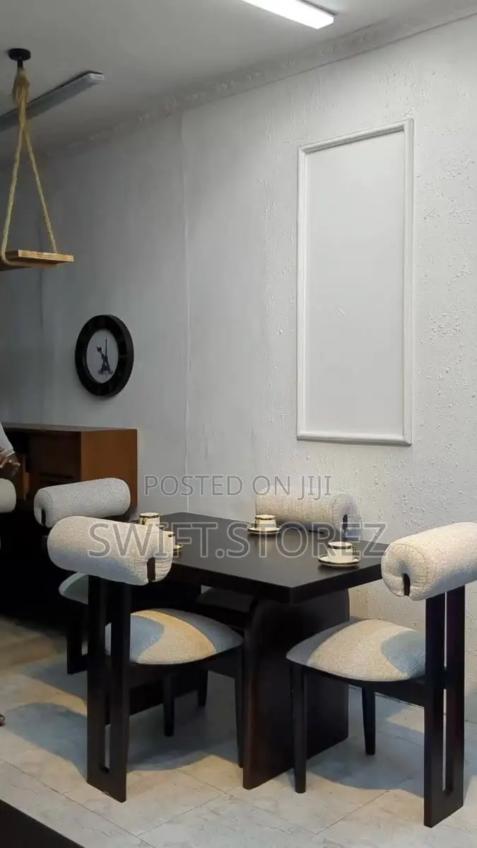 4 Seater Fancy Dinning Set
