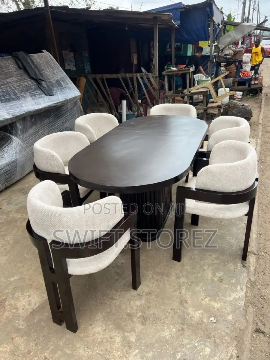 Comfortable Patterned Dinning Unit