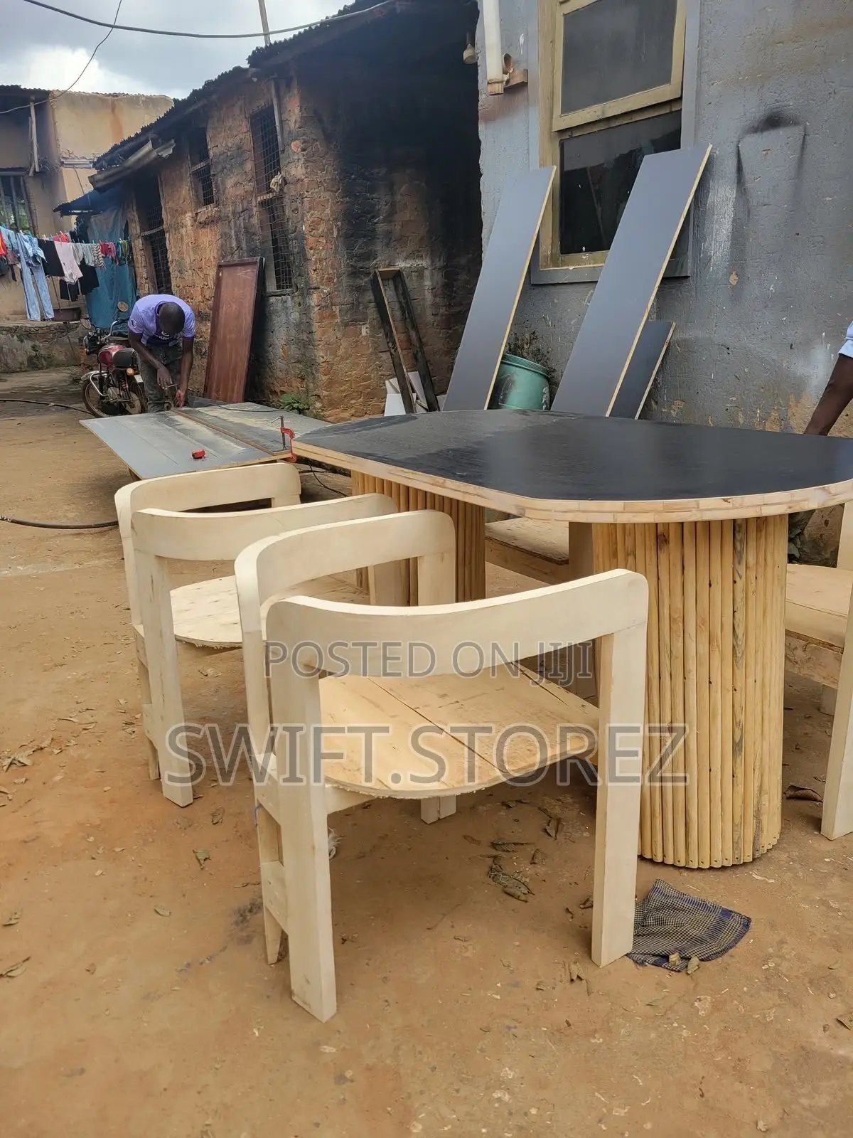 Comfortable Patterned Dinning Unit