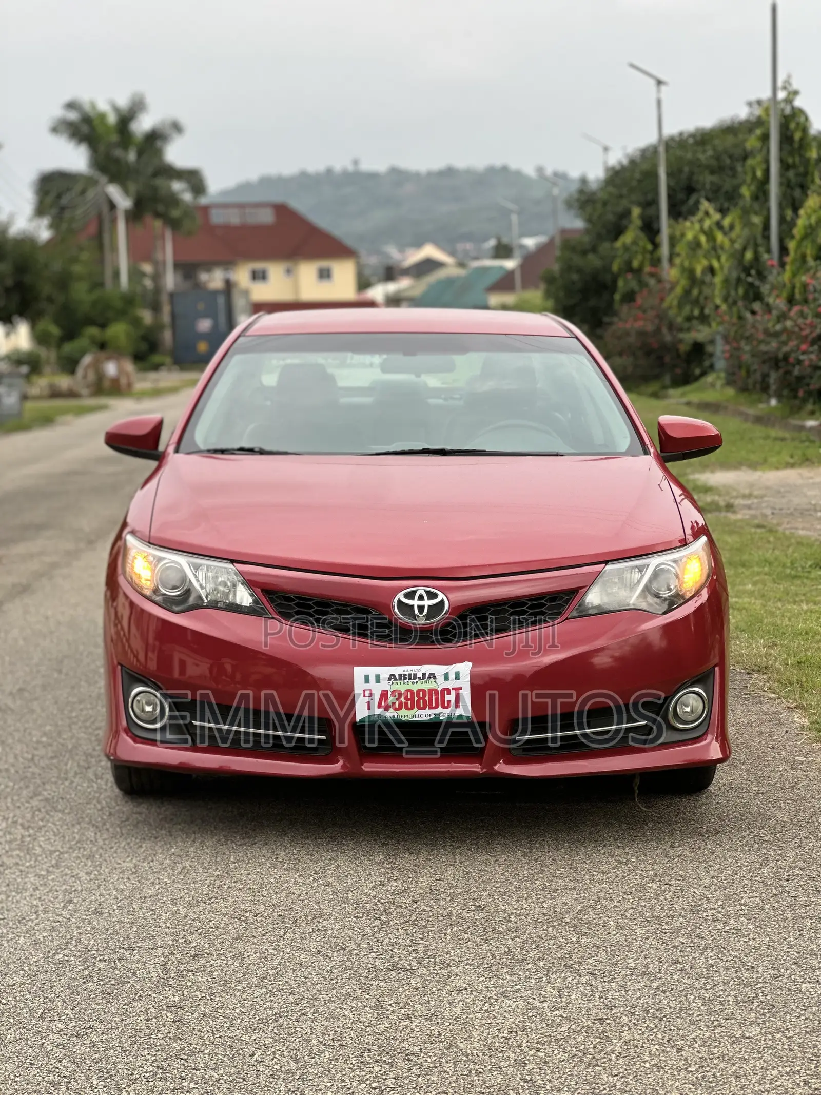 Toyota Camry SE 4dr Sedan (2.5L 4cyl 6A) 2013 Red