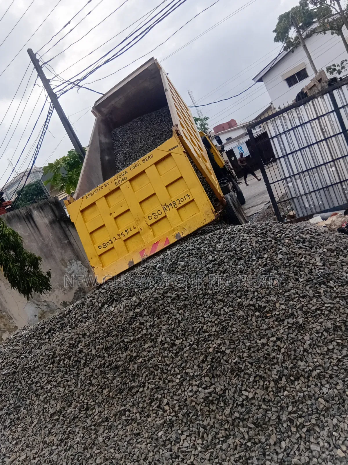 1/Inches of Granite and Sharp Sand and Stone Dust