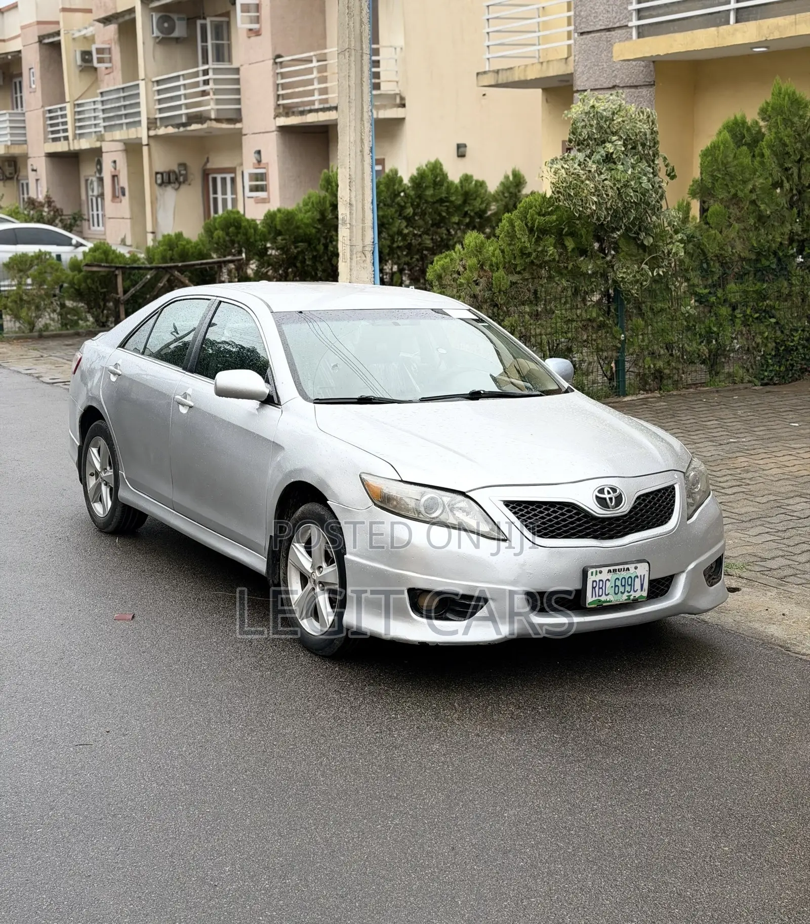 Toyota Camry 2010 Silver