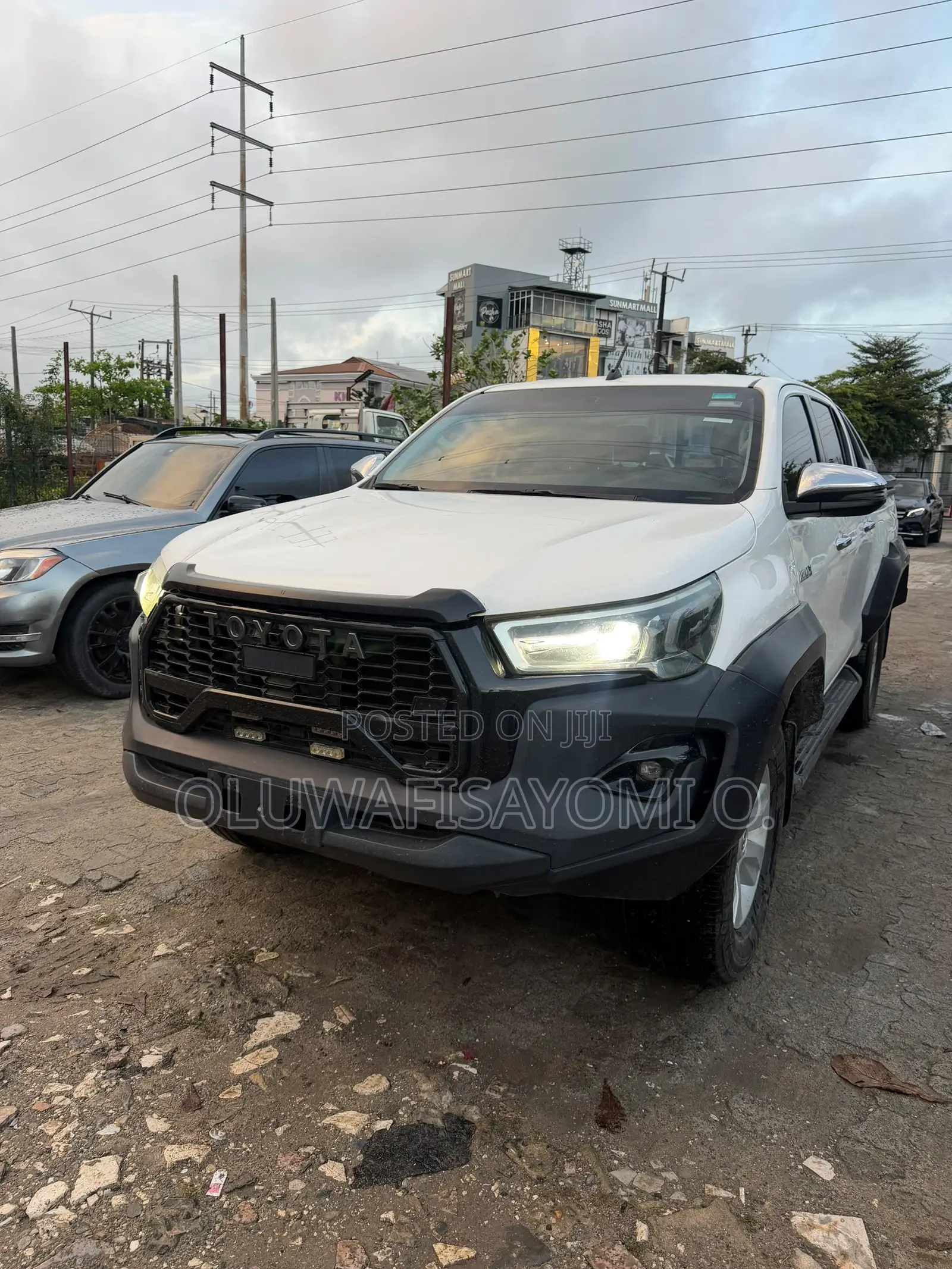 Toyota Hilux Revo Double Cab Petrol 2.7 AWD 2021 White