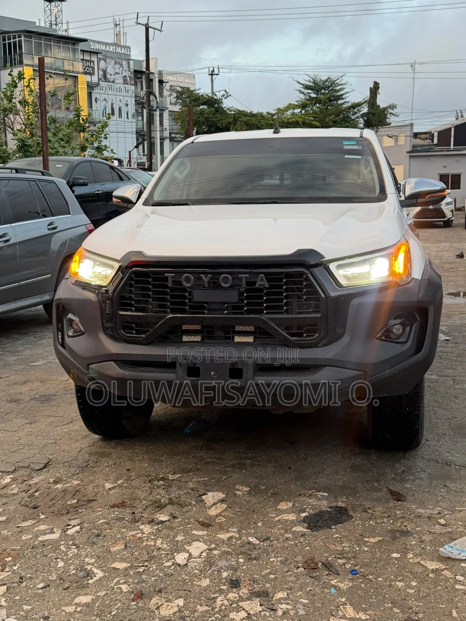 Toyota Hilux Revo Double Cab Petrol 2.7 AWD 2021 White