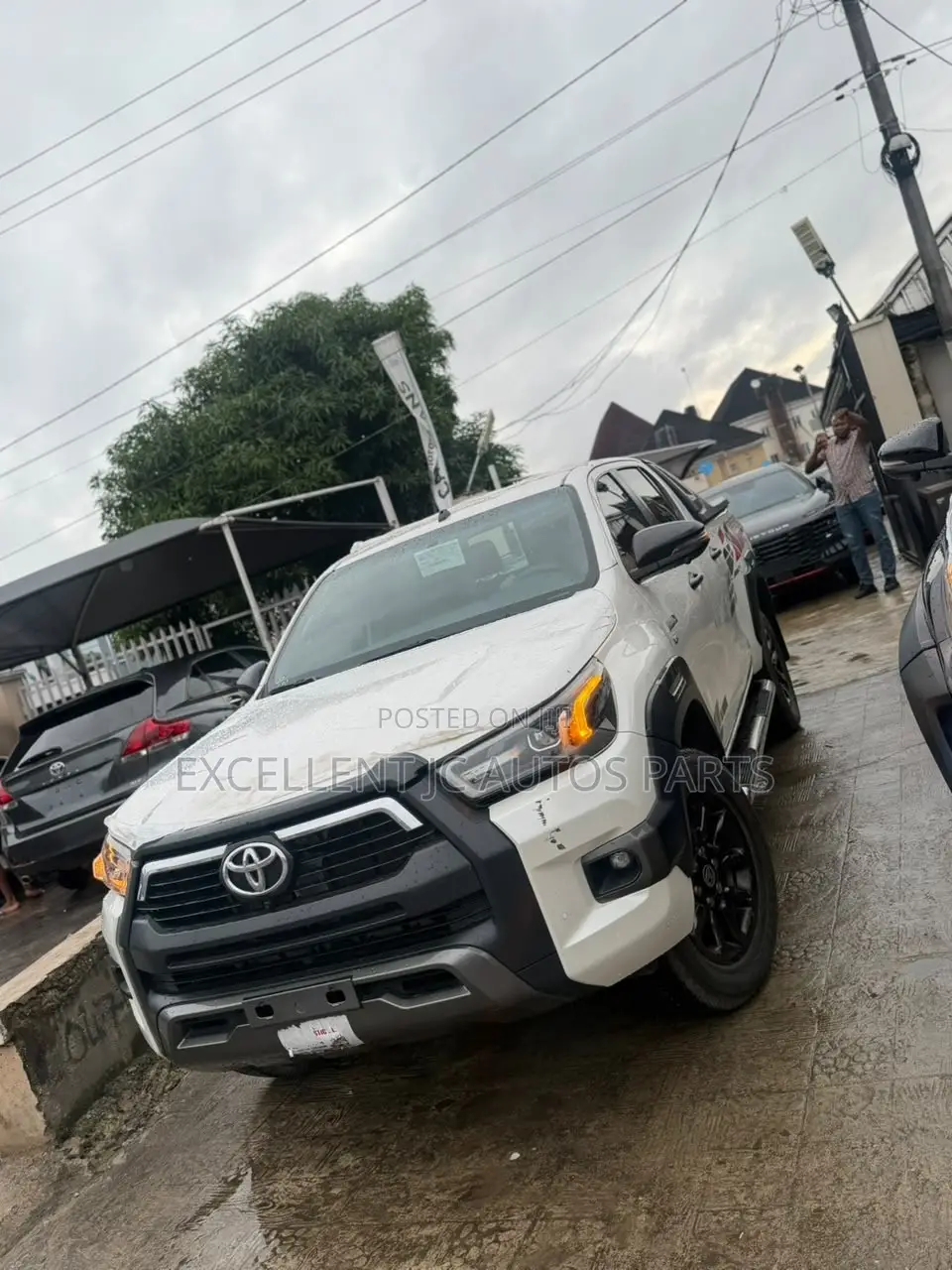 Toyota Hilux 2021 White