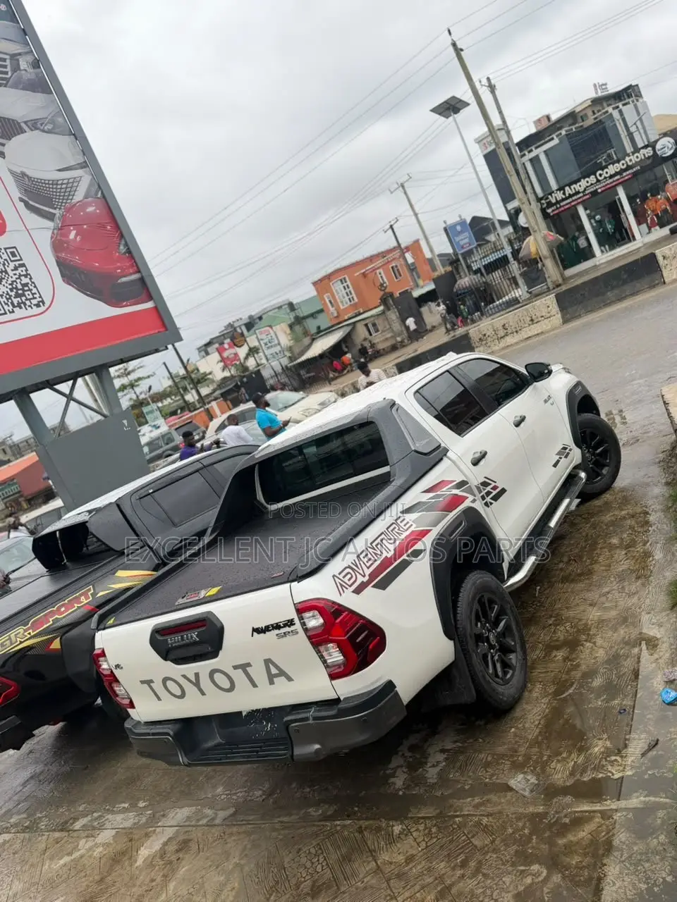 Toyota Hilux 2021 White
