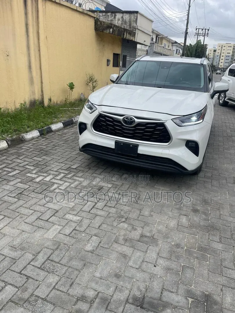 Toyota Highlander XLE 2021 White