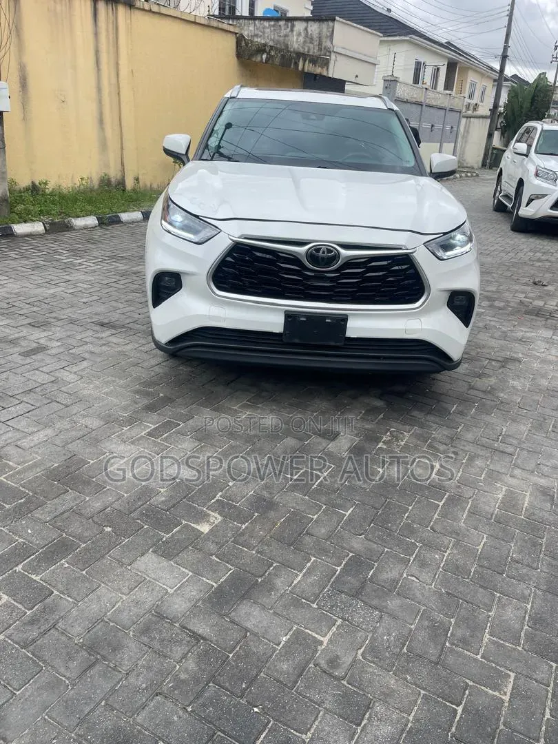 Toyota Highlander XLE 2021 White
