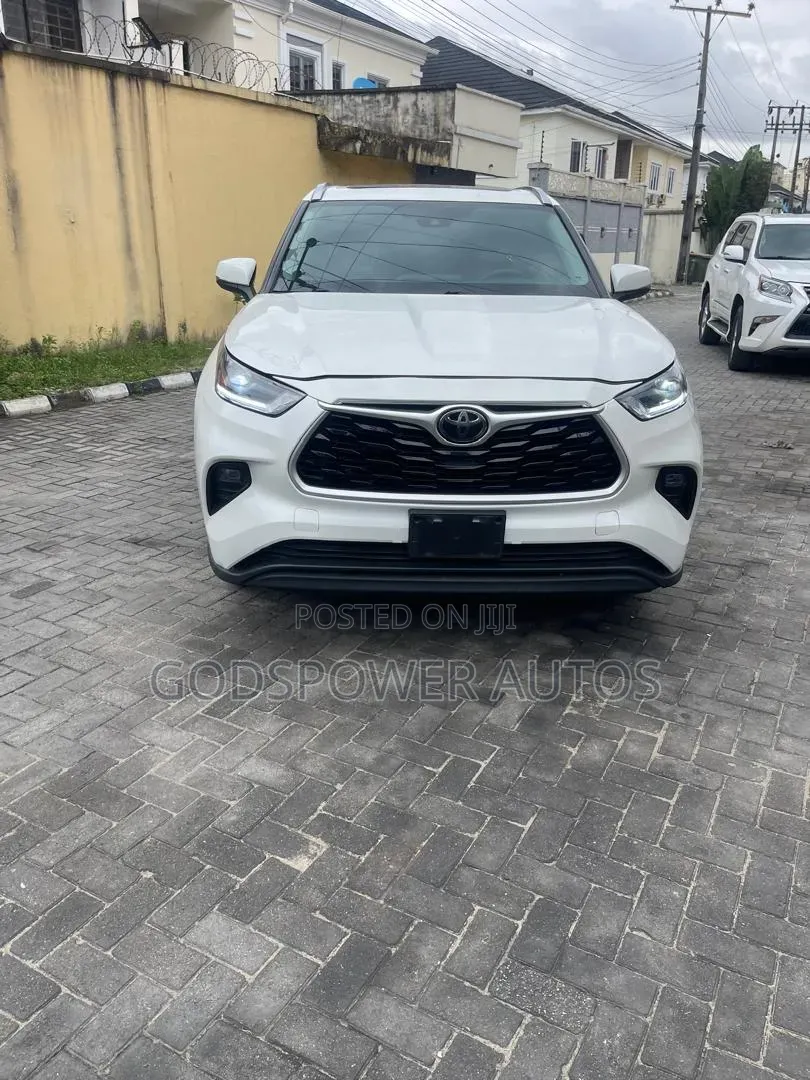 Toyota Highlander XLE 2021 White